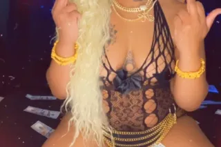 ⚠ WARNING ⚠ Slippery When Wet 🫦💦 BOOK NOW - Image 3