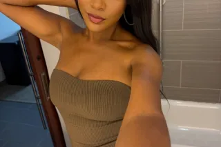 Hottie with a body Reviewed AND REAL - Image 3