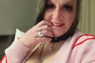 LOVE IS IN THE AIR AND I GOT A WHOLE LOT OF LOVE TO GIVE.... - Image 5