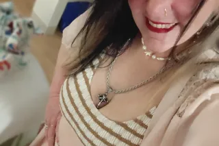 LOVE IS IN THE AIR AND I GOT A WHOLE LOT OF LOVE TO GIVE.... - Image 9